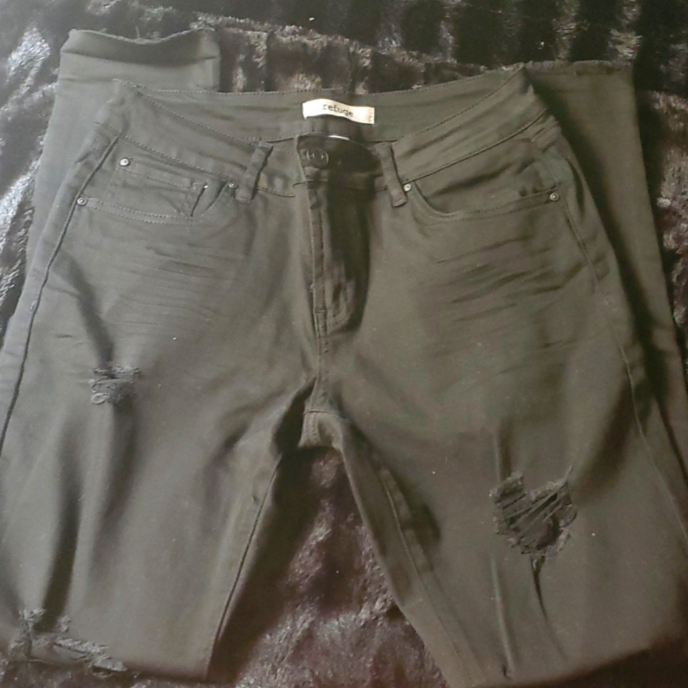 Refuge Distressed Jeans w/ Raw hem